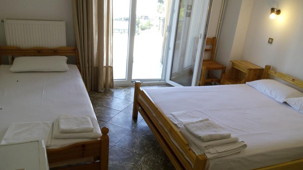 Filoxenia Rooms Makrilies Стая снимка