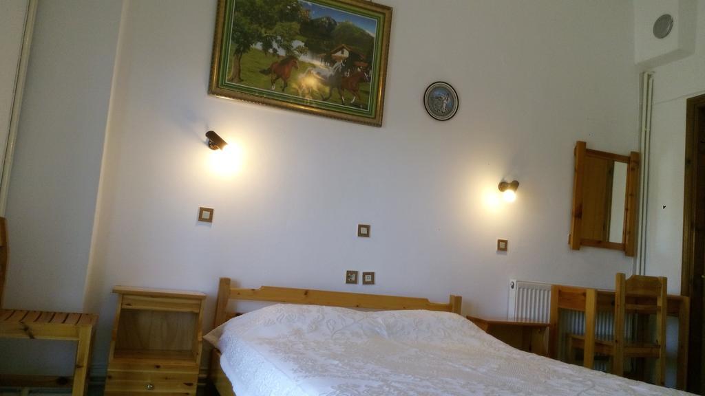 Filoxenia Rooms Makrilies Стая снимка
